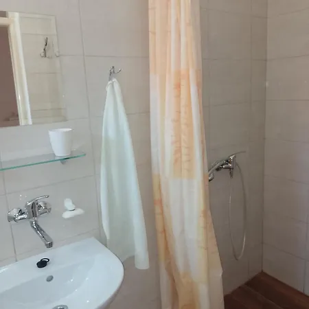 Privat Sulamit 3*